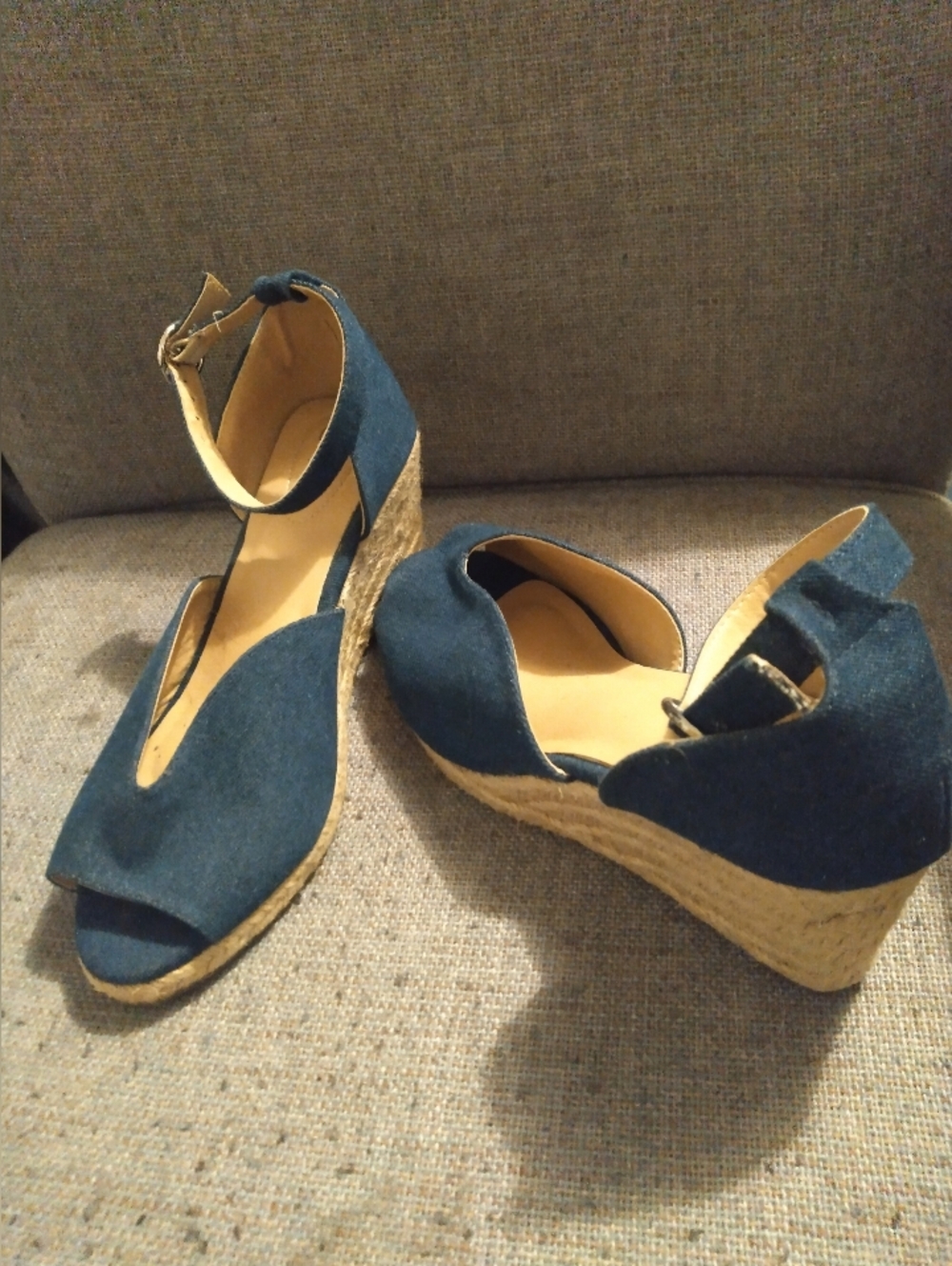 Size 9 NWOB C EST. 1946 Women’s Wedge Sandals with Ankle Strap - Picture 2 of 9